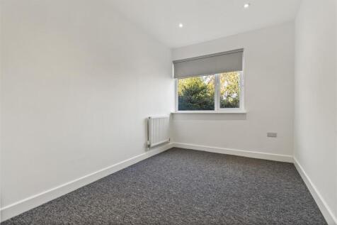 5. 19 Reigate Road_003.JPG