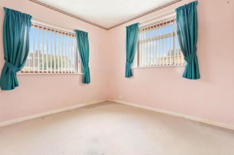 24 Cuckfield Crescent-005.jpg