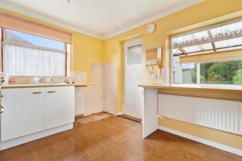 24 Cuckfield Crescent-008.jpg