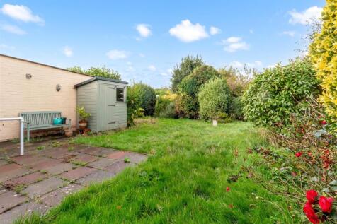 24 Cuckfield Crescent-012.jpg