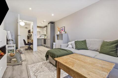 56 Columbia Housde-003.JPG