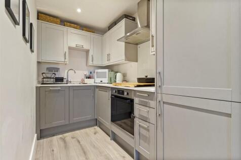 56 Columbia Housde-004.JPG