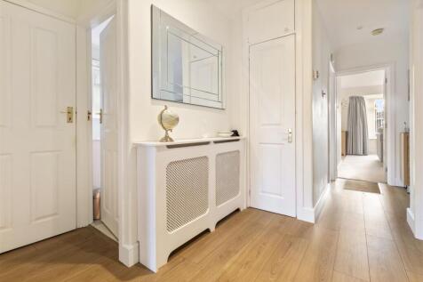 27 Thakeham Drive-011.JPG