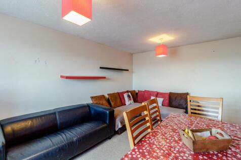 8385708-interior02-800.jpg