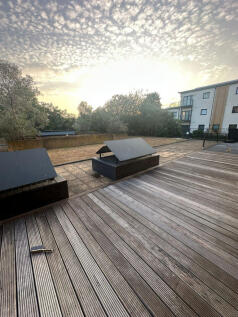 2-Bedroom Flat with Garden