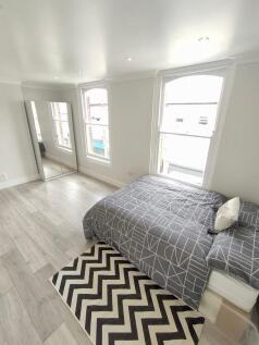 Brand New Studio Flat For Rent in Newton Green Ar