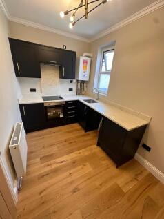 2 bedroom flat to let in Walthamstow - E17