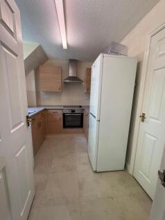 Wonderful 2-Bedroom Flat Gould Close