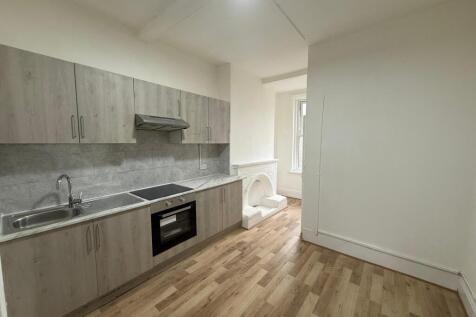 Charming 2-Bedroom Flat on Barking Road ¿ Minut