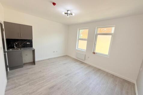 Upper Class Estates Presents: Stylish Studio Flat