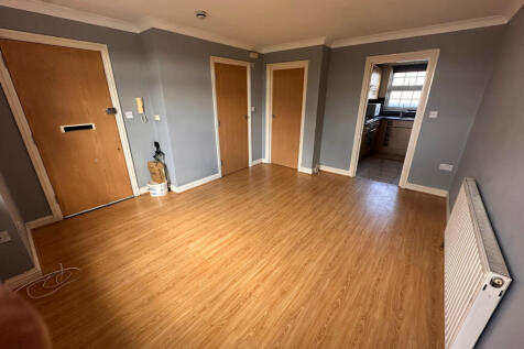 Bright &amp; Characterful 1-Bedroom Flat in Prime Bar