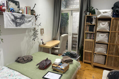 ONE BEDROOM FLAT TO LET IN THE HEART OF STOKE NEW