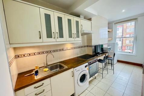 Three Bedroom Flat on Stoke Newington Church Stre