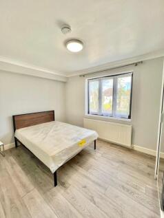 Exceptional Four-Bedroom Flat to Let in the Heart