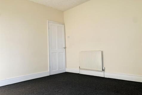 Bedroom 1 (2).jpg