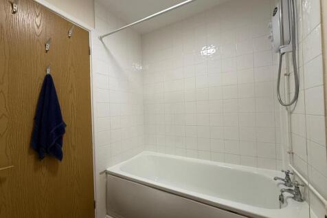 bathroon.jpg