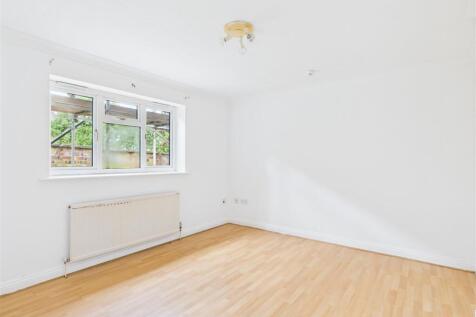 7 bedford livingroom.jpg