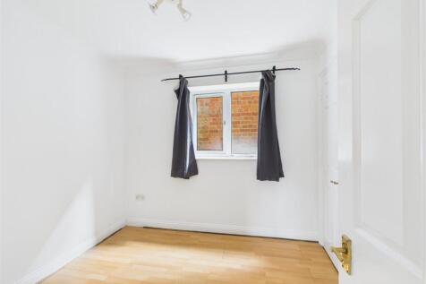 7 bedford bedroom1.jpg