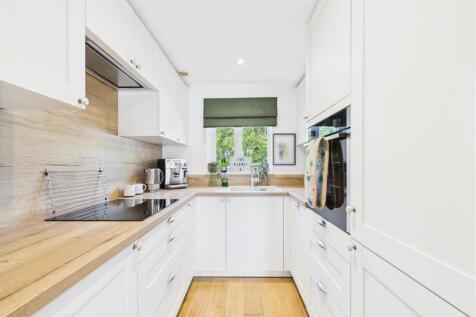 Kitchen 1.jpg