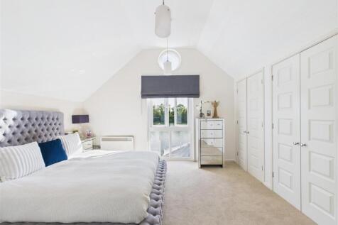 Bedroom 1.jpg