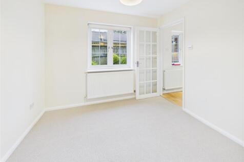 CAM05435G0-PR0017-STILL017.jpg