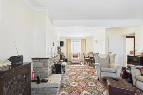 Living Room 2.jpg