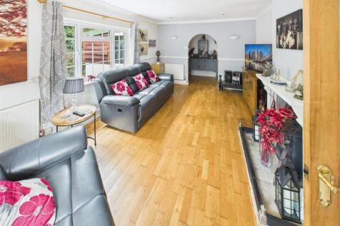 livingroom 3.jpg