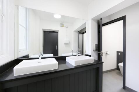 Bathroom 2.jpg