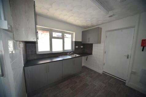 Kitchen 1 .JPG