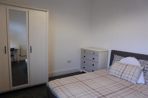 Bedroom 2.JPG