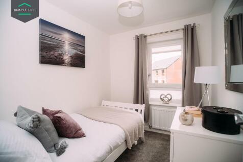 Maple bedroom 3.jpg