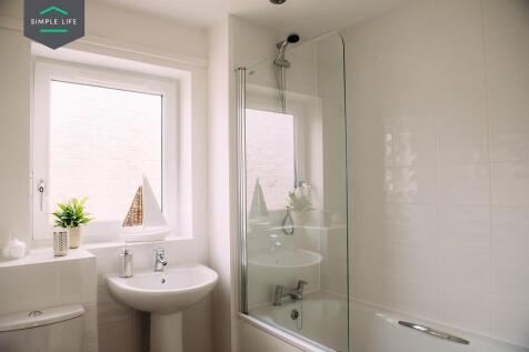 Maple bathroom (2).jpg