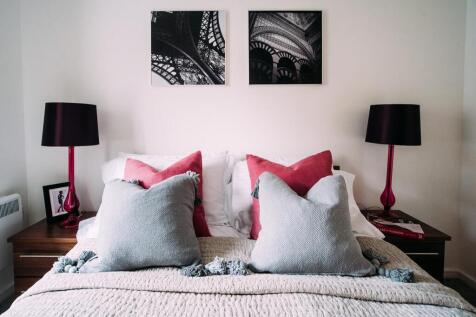 Coach House - Bedroom 2.jpg