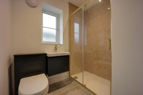 Ensuite To Annexe Bedroom One