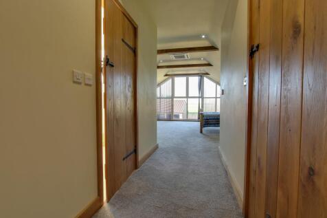 Master Bedroom Hall