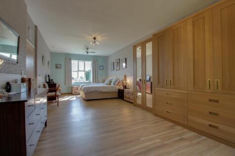 Ground Floor Master Bedroom