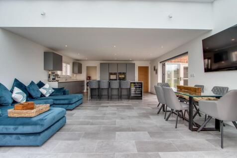 Kitchen/Dining/Sun Room