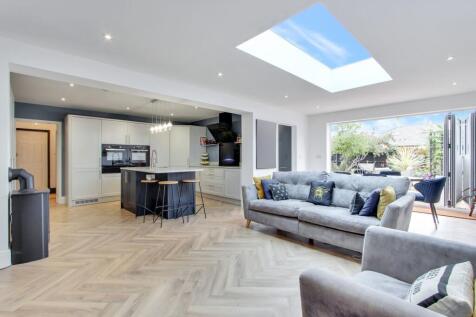 Open Plan Lounge/Dining/Kitchen