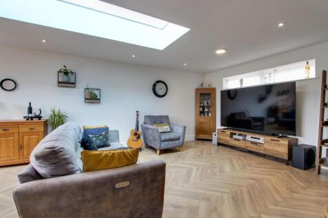 Open Plan Lounge/Dining/Kitchen