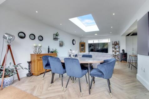 Open Plan Lounge/Dining/Kitchen