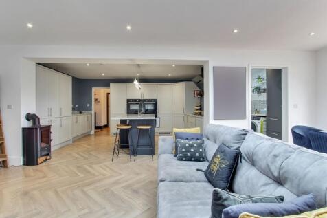 Open Plan Lounge/Dining/Kitchen