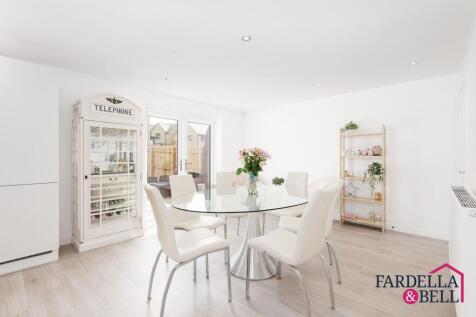 Open-Plan Kitchen/Dining Room