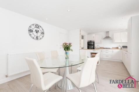 Open-Plan Kitchen/Dining Room