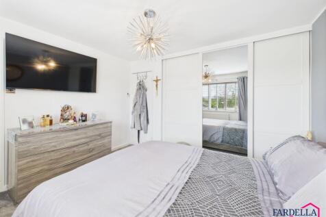 Master Bedroom with En-Suite