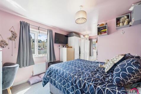 Master Bedroom with En-Suite