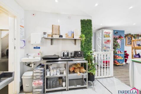 Prime Commercial Opportunity ¿ Fully Equipped Café