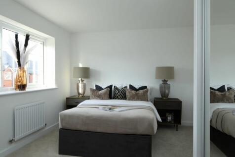 HOME 55 THE ROYDON
