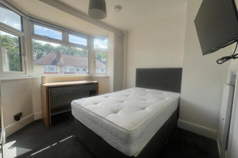 Bedroom ].jpeg