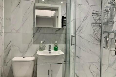 2nd Shower Room