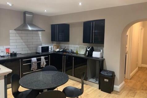 Communal Kitchen 2